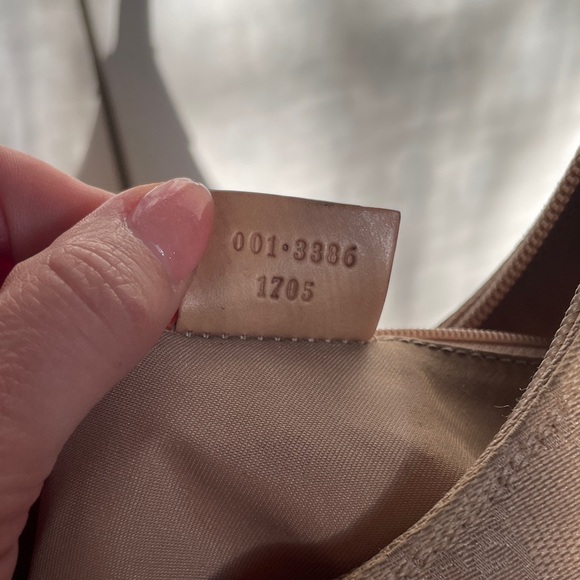 Gucci Beige Monogram Shoulder Bag - Picture 8 of 8